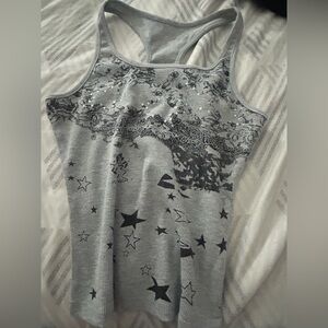 Gray,star tank too